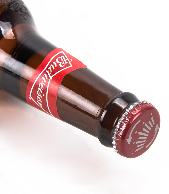 百威啤酒（红标玻璃瓶）300ml